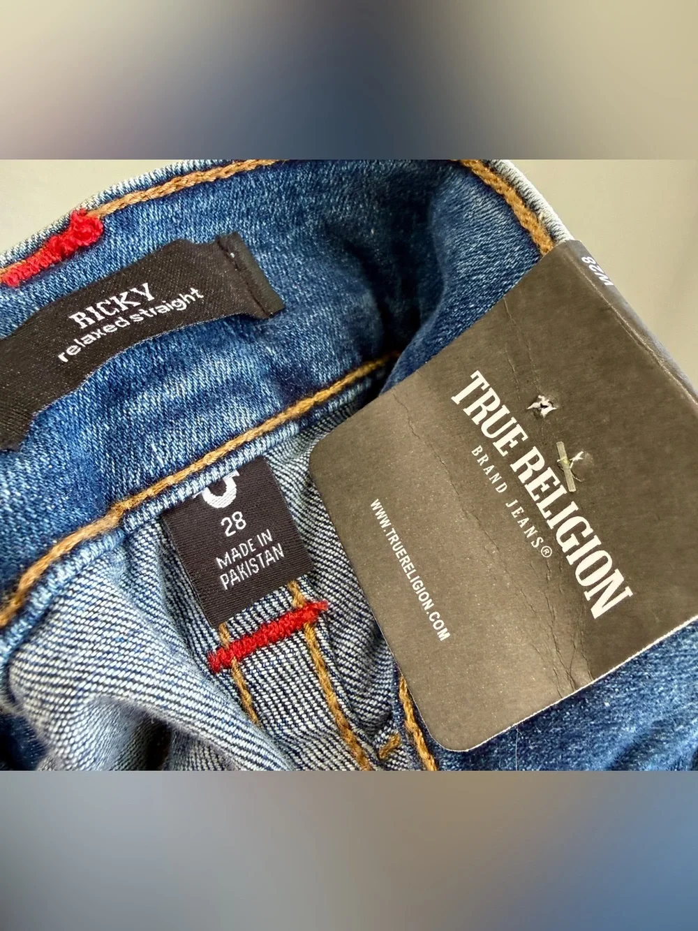 True Religion Ricky Relaxed Straight Medium Wash Jeans Size 28 NWT